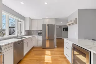 53 River Run Rd, Middletown, RI 02842 - Photo 7
