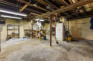 112 Owen Ave, Pawtucket, RI 02860 - Photo 27