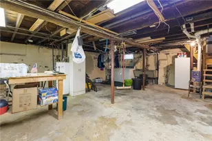 112 Owen Ave, Pawtucket, RI 02860 - Photo 29