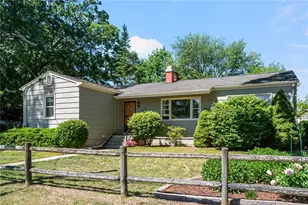 905 Bullocks Point Ave, East Providence, RI 02915 - Photo 1