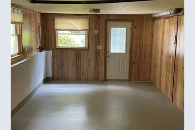 196 E Narragansett Avenue, South Kingstown, RI 02879 - Photo 15