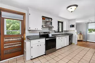 10 Johnnycake Ln, Portsmouth, RI 02871 - Photo 7