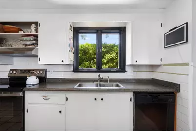 10 Johnnycake Lane, Portsmouth, RI 02871 - Photo 5