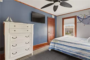 23 Clinton St, Newport, RI 02840 - Photo 21