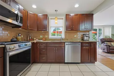 80 Circuit Drive, East Providence, RI 02915 - Photo 7