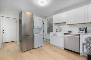 28 Young St, Newport, RI 02840 - Photo 11