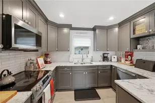 21 Portland St, Lincoln, RI 02838 - Photo 17