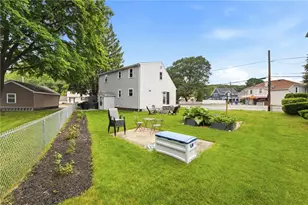 21 Portland St, Lincoln, RI 02838 - Photo 3