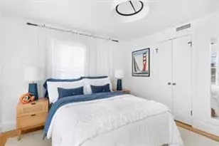 17 Willow St, Newport, RI 02840 - Photo 11