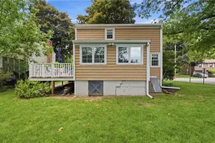 10 Sprague St, Cumberland, RI 02864 - Photo 27