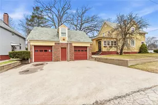 211 Woodbine St, Cranston, RI 02910 - Photo 3