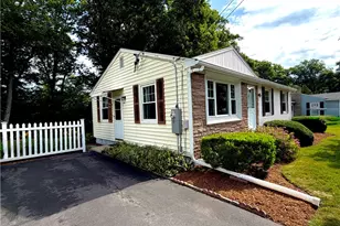 83 Crestwood Ct, Cumberland, RI 02864 - Photo 3