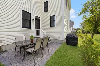 40 Lakeworth Avenue, Narragansett, RI 02882 - Photo 3
