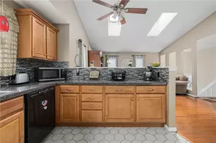 8 Birchwood Ln, Coventry, RI 02816 - Photo 7