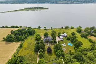 683 Neck Rd, Tiverton, RI 02878 - Photo 3