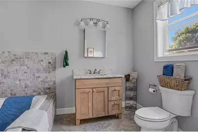 585 East Avenue, Burrillville, RI 02830 - Photo 19