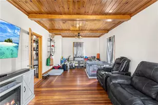 128 Atwood Ave, Pawtucket, RI 02860 - Photo 9
