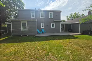 7 Wilton Ave, Pawtucket, RI 02861 - Photo 3