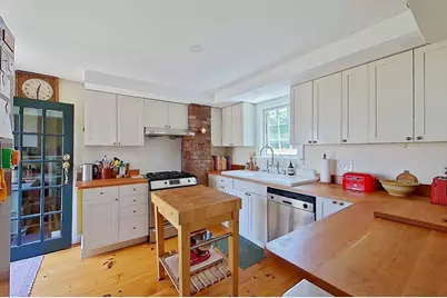 12 Sherman Street, Newport, RI 02840 - Photo 13