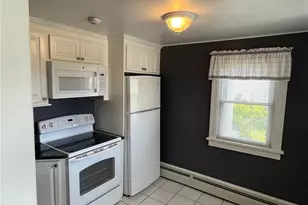 249 Tuckerman Ave, Middletown, RI 02842 - Photo 15