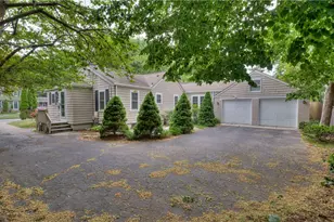 16 Evergreen St, Barrington, RI 02806 - Photo 3