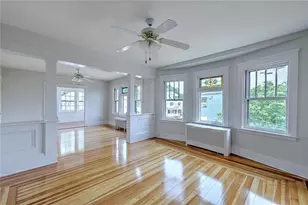 181 Saratoga Ave, Pawtucket, RI 02861 - Photo 9