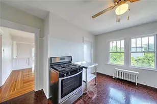 181 Saratoga Ave, Pawtucket, RI 02861 - Photo 7