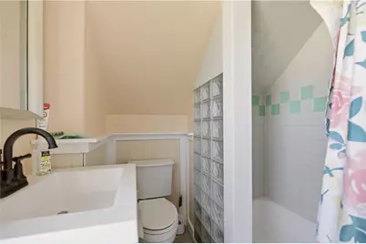 21 Clinton Avenue, Newport, RI 02840 - Photo 41