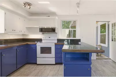 21 Clinton Avenue, Newport, RI 02840 - Photo 17