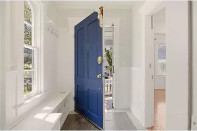 21 Clinton Avenue, Newport, RI 02840 - Photo 7