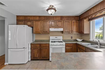 38 Bateman Avenue, Cranston, RI 02920 - Photo 5