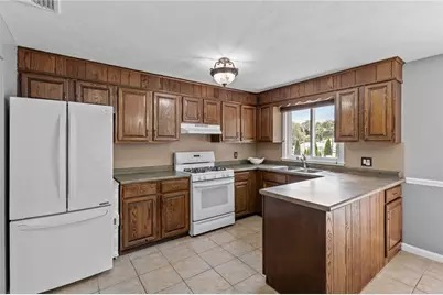 38 Bateman Avenue, Cranston, RI 02920 - Photo 3