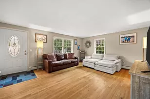 1 Wapping Dr, Bristol, RI 02809 - Photo 5