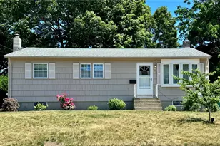 130 Kerri Lyn Rd, Warwick, RI 02889 - Photo 1