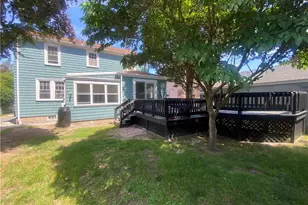 40 Amhert Ave, Pawtucket, RI 02860 - Photo 7