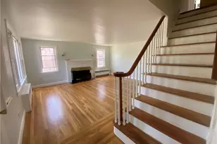 40 Amhert Ave, Pawtucket, RI 02860 - Photo 9