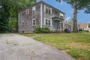 119 Rounds Ave, East Providence, RI 02915 - Photo 17