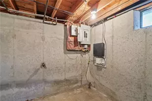 119 Rounds Ave, East Providence, RI 02915 - Photo 15