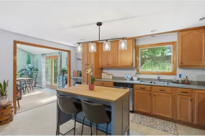 27 Royal Avenue, Cranston, RI 02920 - Photo 5