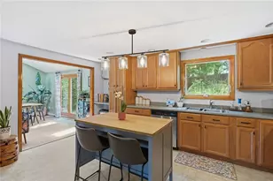 27 Royal Ave, Cranston, RI 02920 - Photo 5