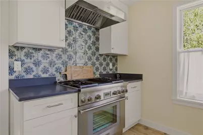 24 Thurston Avenue, Newport, RI 02840 - Photo 21