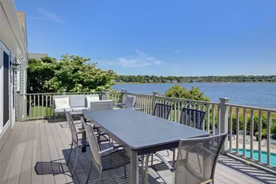 172 Eustis Avenue, Newport, RI 02840 - Photo 9
