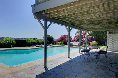 172 Eustis Avenue, Newport, RI 02840 - Photo 11
