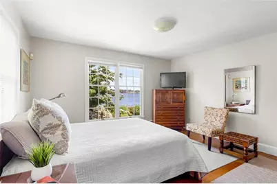 172 Eustis Avenue, Newport, RI 02840 - Photo 29