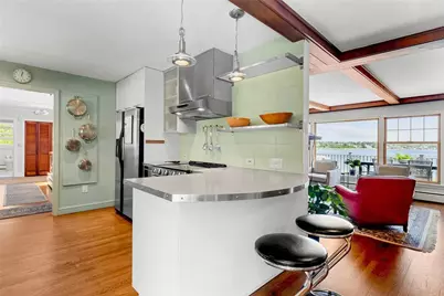 172 Eustis Avenue, Newport, RI 02840 - Photo 17