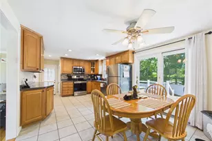 205 Baldwin Rd, Warwick, RI 02886 - Photo 9