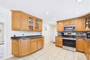205 Baldwin Rd, Warwick, RI 02886 - Photo 11