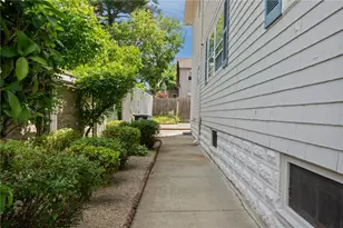 10 Denver Ave, Cranston, RI 02905 - Photo 7