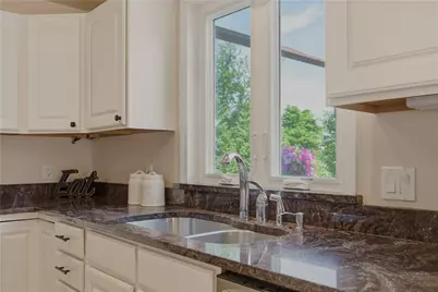 32 James Francis Terrace, Middletown, RI 02842 - Photo 15