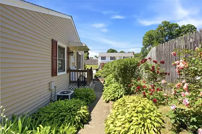 14 Oak Street, West Warwick, RI 02893 - Photo 5